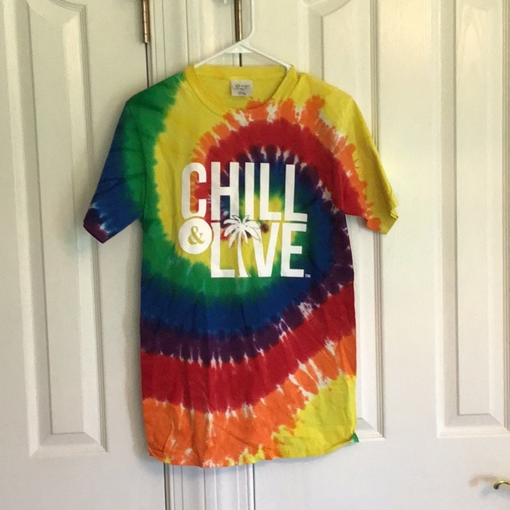 CHILL & LIVE T-shirt with palmetto tree, tie dye, small.